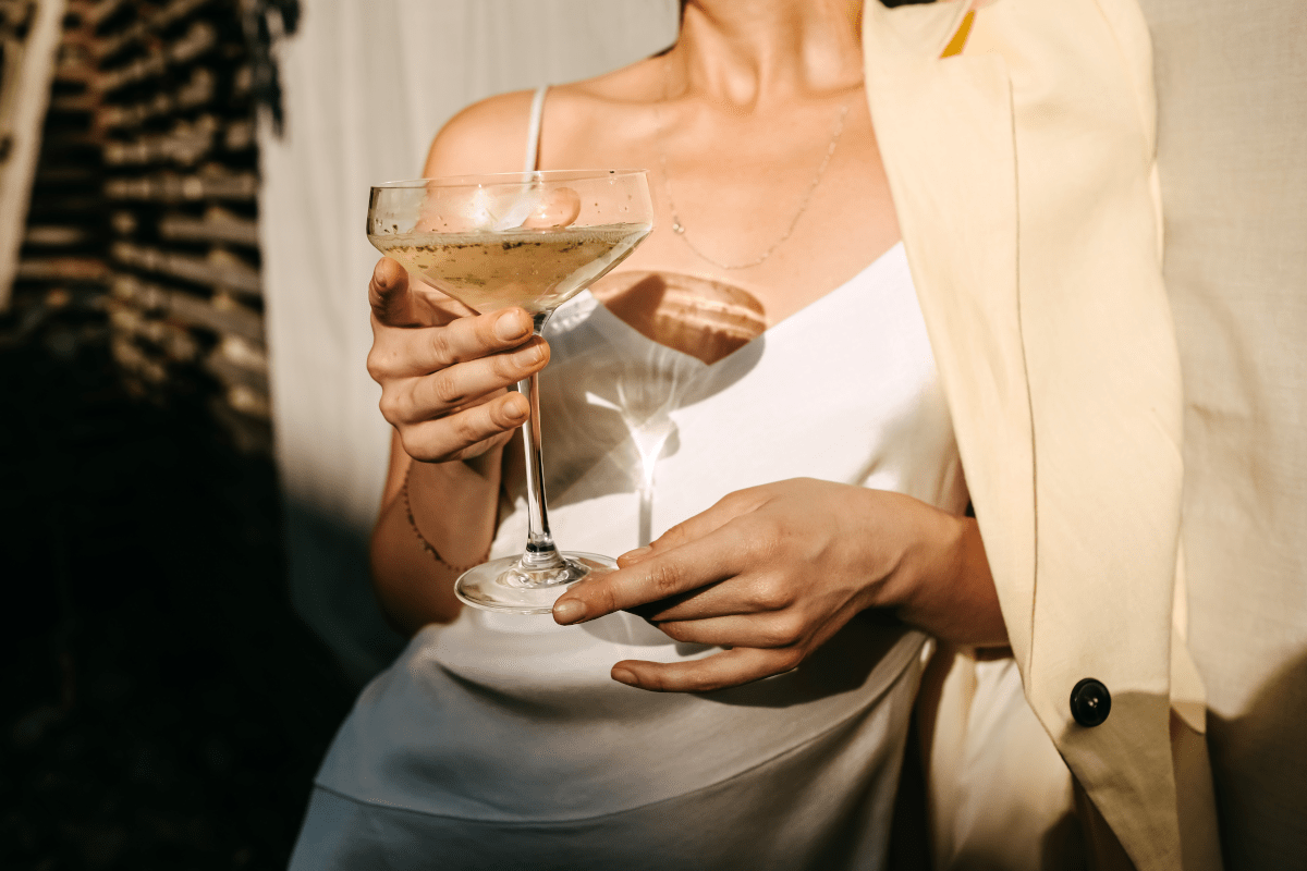 Kvinna med champagneglas Kvinna med champagneglas
