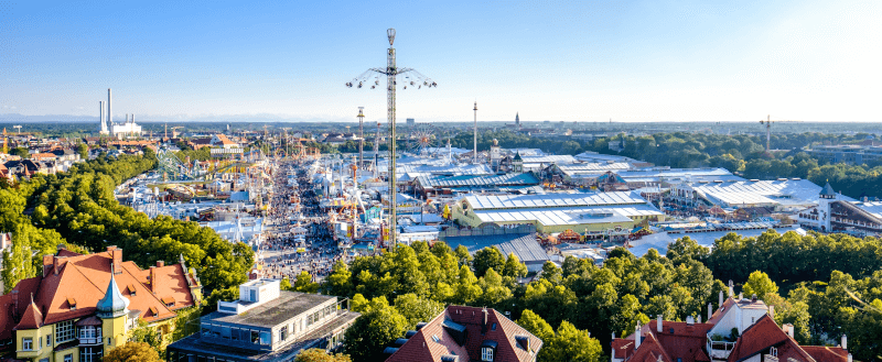 Kafer på Oktoberfest Utsikt från ovan